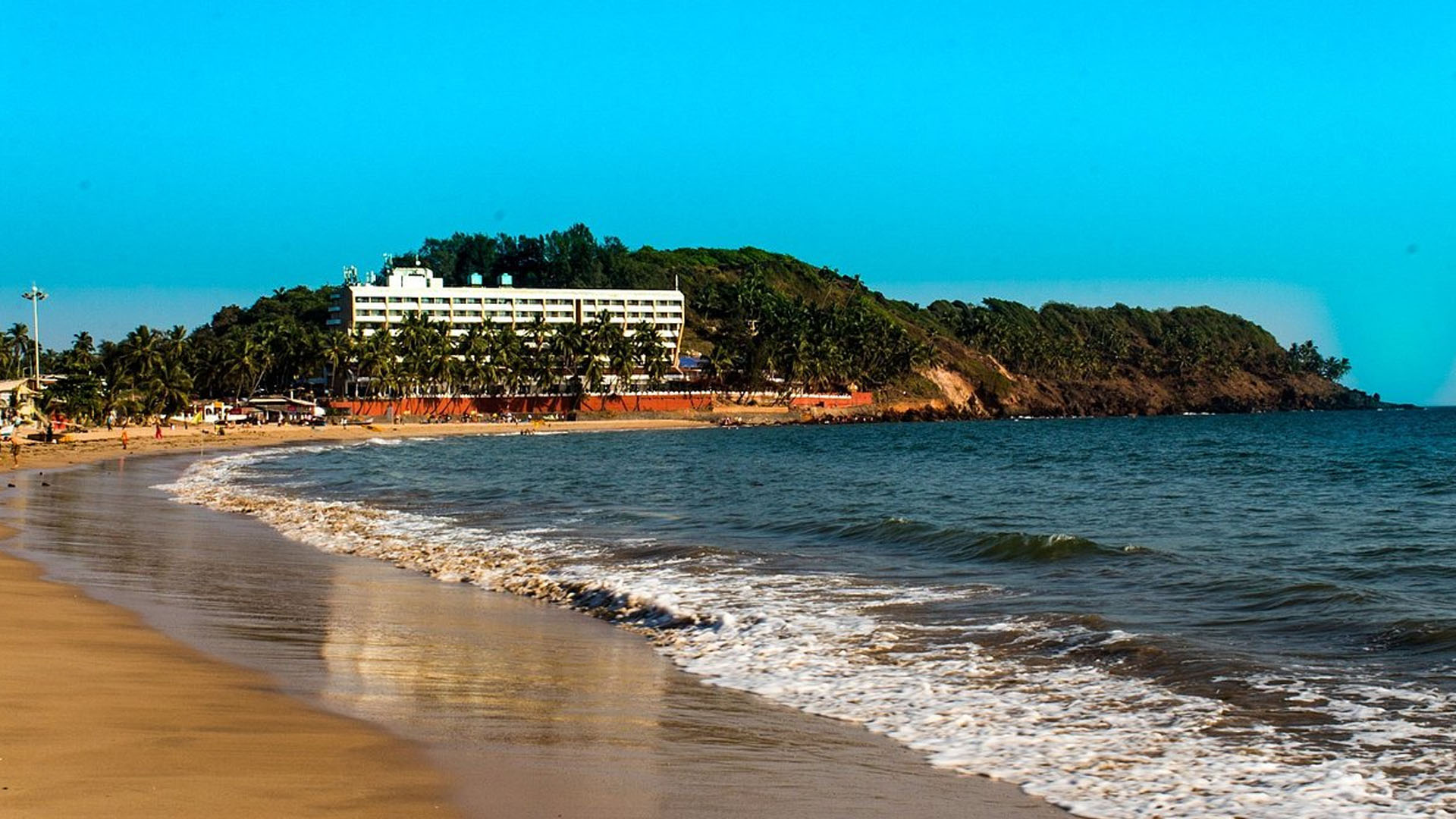 Bogmalo Beach Goa, India (Things to do, Location, Activities, Night Life & Facts)