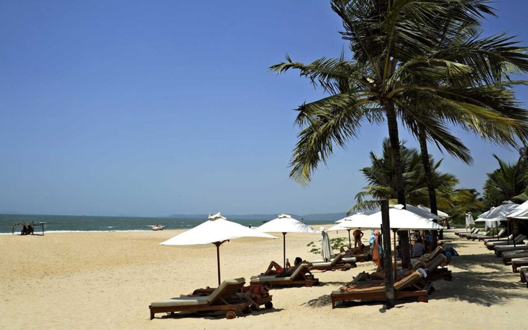 Arossim Beach, Goa, India (Things to do, Location, Activities, Night Life, Facts)