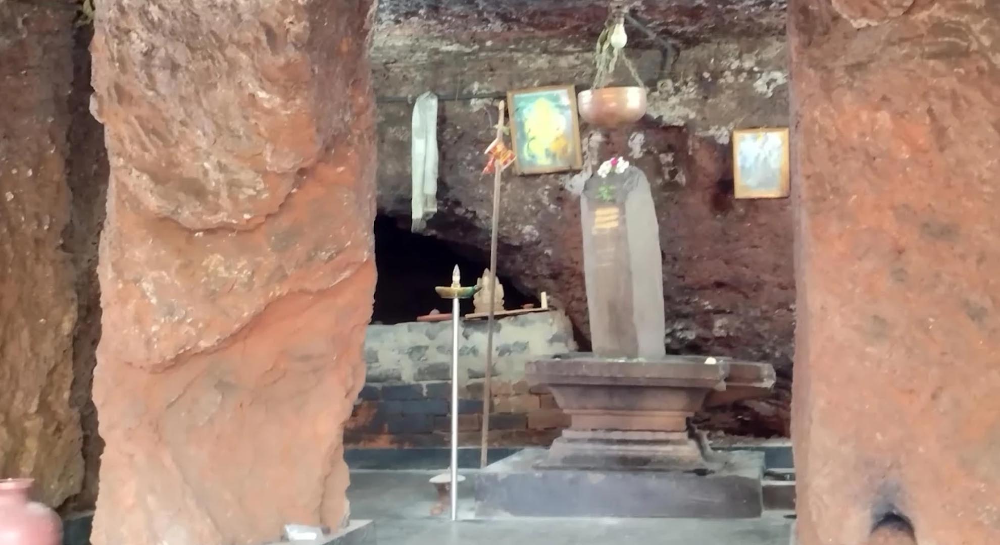 Lamgau Caves, Goa