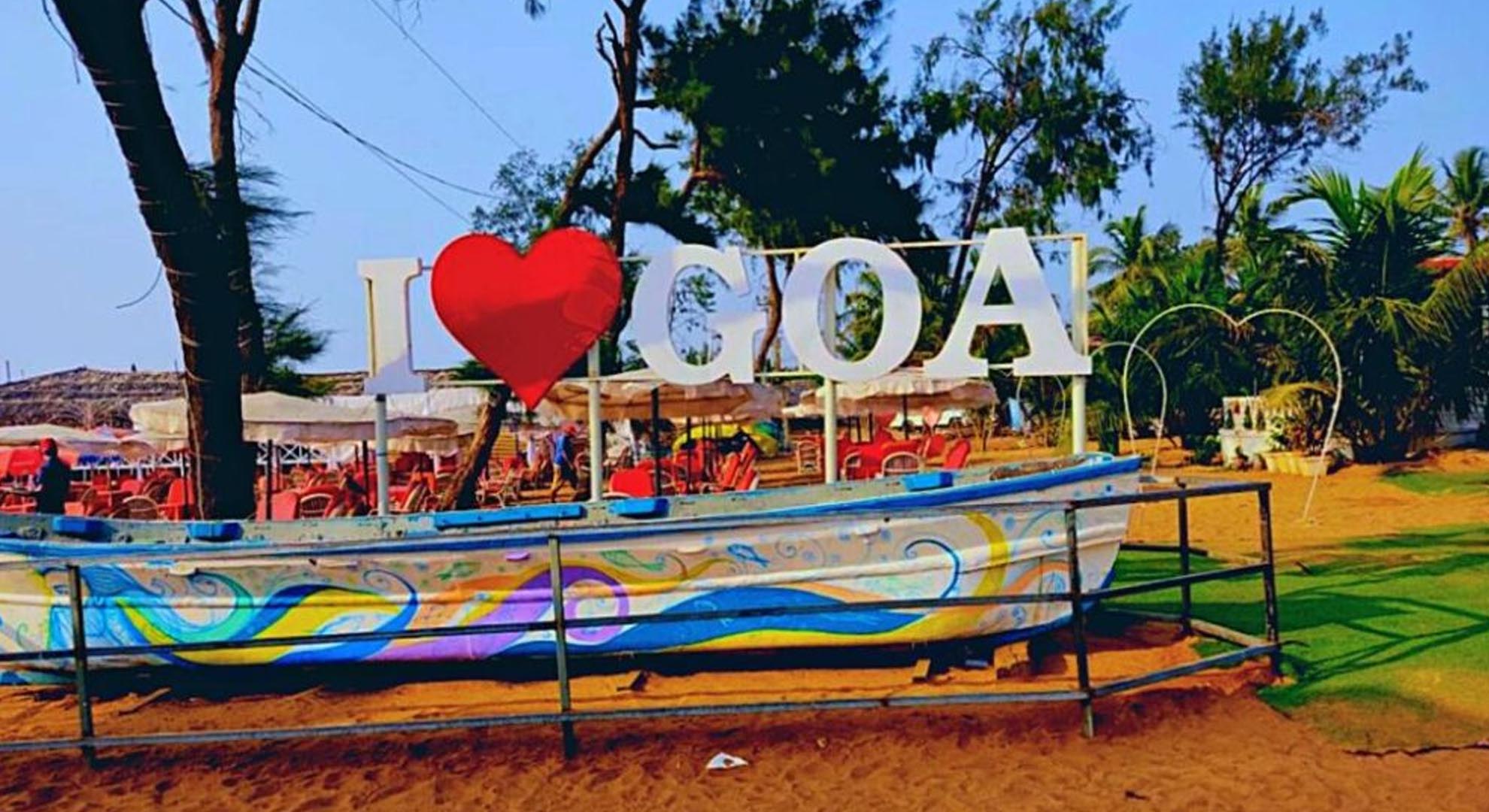 Calangute Beach, Goa (Things to do, Location, Activities, Night Life & Facts)