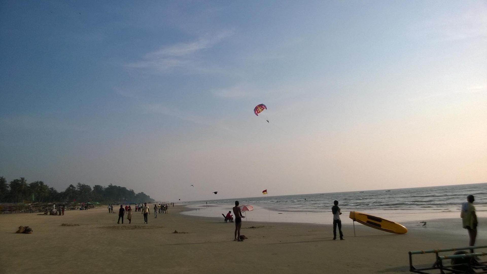 Majorda Beach, Goa (Things to do, Location, Activities, Night Life & Facts)