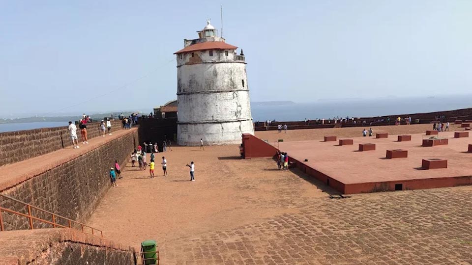 Fort Aguada, Goa: (Things to do, Location, Activities, Night Life & Facts)