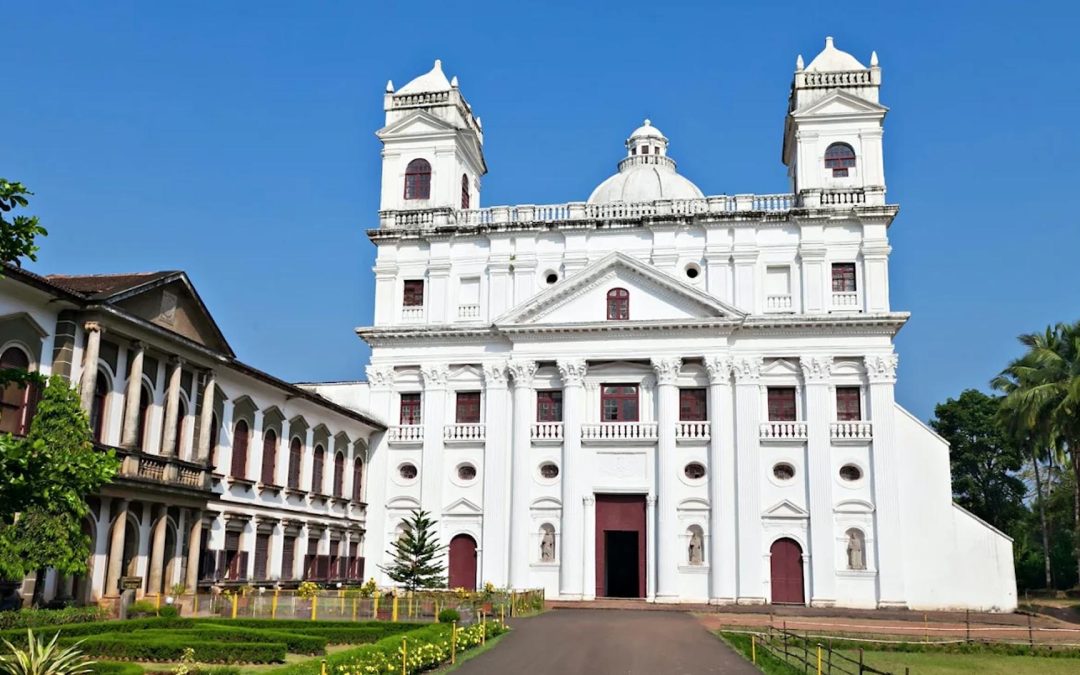 Basilica de Bom Jesus, Goa (Things to do, Location, Activities, Night Life & Facts)