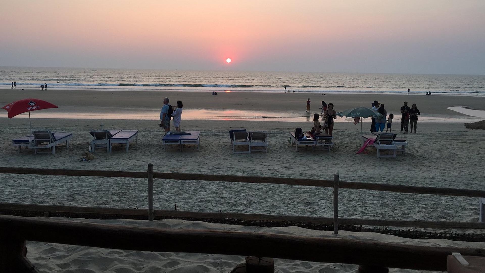 Benaulim Beach, Goa (Things to do, Location, Activities, Night Life & Facts)