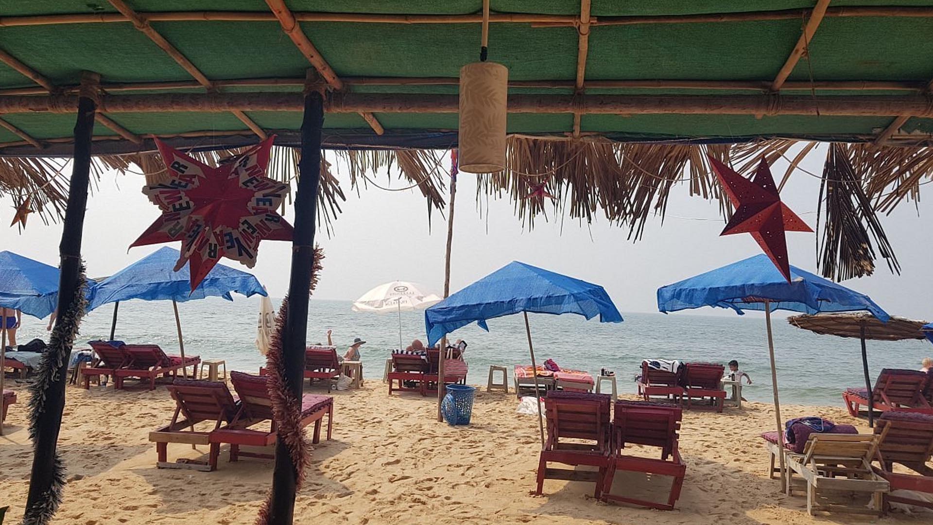 Candolim Beach, Goa (Things to do, Location, Activities, Night Life & Facts) Candolim Beach, Goa (Things to do, Location, Activities, Night Life & Facts)